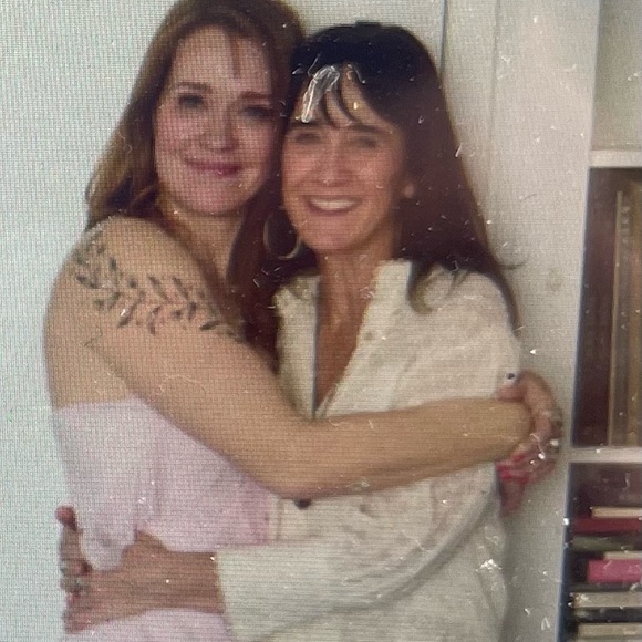 Meet your Posher, Emily - Picture 2 of 4